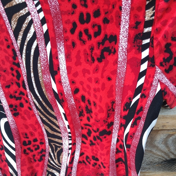 Sold Women's Top  Red Leopard/Zebra  Petite Med - Picture 7 of 8